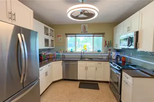 2215 Alvarado Ln, Sarasota, FL 34231 - Photo 8