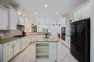 1711 Kenilworth St, Sarasota, FL 34231 - Photo 18