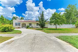 1712 4th St W, Palmetto, FL 34221 - Photo 2