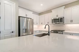 2324 Blue Mahoe Ln, Sarasota, FL 34240 - Photo 18
