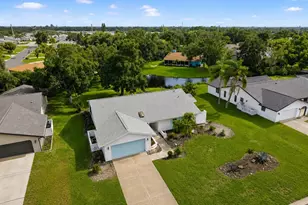 5438 Dominica Cir, Sarasota, FL 34233 - Photo 2
