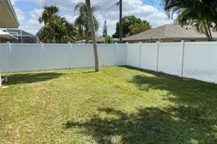 3654 Pin Oaks St, Sarasota, FL 34232 - Photo 16