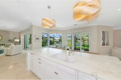 7631 Cove Terrace, Sarasota, FL 34231 - Photo 18