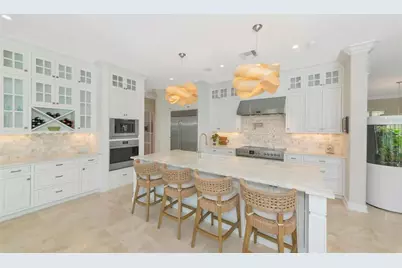 7631 Cove Terrace, Sarasota, FL 34231 - Photo 8