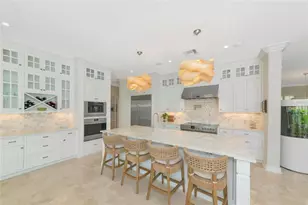 7631 Cove Terrace, Sarasota, FL 34231 - Photo 8