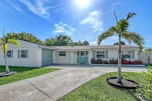 6515 Colonial Dr, Sarasota, FL 34231 - Photo 2