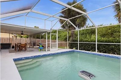 306 111th Street E, Bradenton, FL 34212 - Photo 2