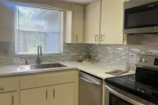 2193 Cork Oak St E, Sarasota, FL 34232 - Photo 14