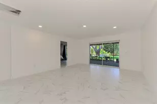 140 S Oxford Dr, Englewood, FL 34223 - Photo 36