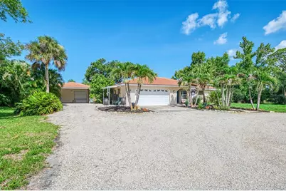 140 S Oxford Drive, Englewood, FL 34223 - Photo 4