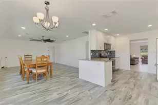 140 S Oxford Dr, Englewood, FL 34223 - Photo 20