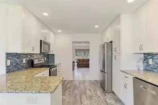 140 S Oxford Dr, Englewood, FL 34223 - Photo 16
