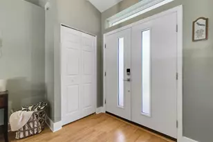 2426 Icecapade Dr, Sarasota, FL 34240 - Photo 6
