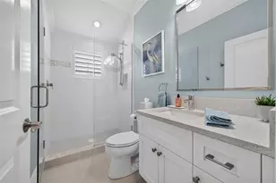 70 Island Cir, Sarasota, FL 34242 - Photo 38