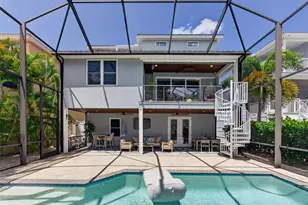 70 Island Cir, Sarasota, FL 34242 - Photo 42