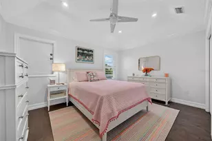 70 Island Cir, Sarasota, FL 34242 - Photo 32