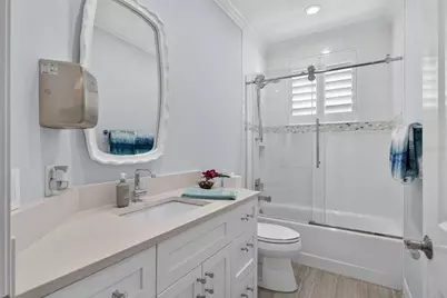70 Island Circle, Sarasota, FL 34242 - Photo 24