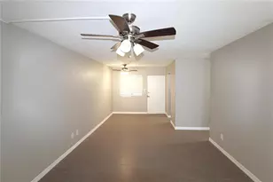 3001 Bee Ridge Rd, Sarasota, FL 34239 - Photo 4
