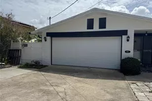 907 S Florida Ave, Tarpon Springs, FL 34689 - Photo 2
