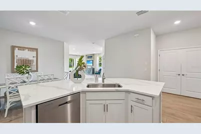 18315 Tavernside Trail, Lakewood Ranch, FL 34211 - Photo 8