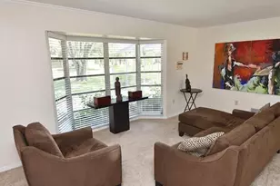 3926 Calliandra Dr, Sarasota, FL 34232 - Photo 4