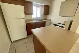 2745 Hidden Lake Blvd, Sarasota, FL 34237 - Photo 6