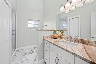 430 Island Cir, Sarasota, FL 34242 - Photo 32