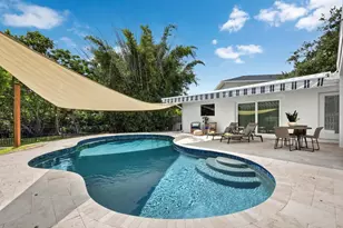 430 Island Cir, Sarasota, FL 34242 - Photo 36