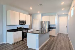 5763 Bungalow Grove Ct, Palmetto, FL 34221 - Photo 10
