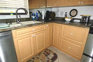7917 Pinegrove Ct, Sarasota, FL 34238 - Photo 22