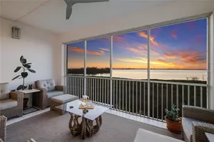 376 Aruba Cir, Bradenton, FL 34209 - Photo 2