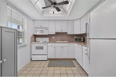 4390 Exeter Drive #107, Longboat Key, FL 34228 - Photo 6