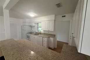 2588 Colorado St, Sarasota, FL 34237 - Photo 6