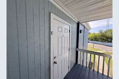 1911 5th Street W #E, Bradenton, FL 34205 - Photo 6