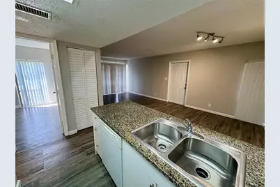 1911 5th Street W #E, Bradenton, FL 34205 - Photo 12