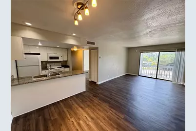 2017 5th Street W #E, Bradenton, FL 34205 - Photo 6