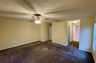 12119 Warwick Cir, Parrish, FL 34219 - Photo 14
