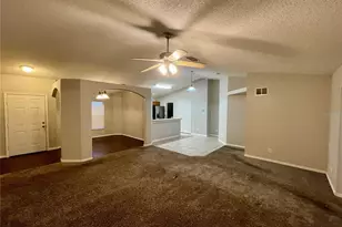 12119 Warwick Cir, Parrish, FL 34219 - Photo 4