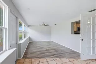 2173 Fiesta Dr, Sarasota, FL 34231 - Photo 6