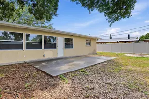 2173 Fiesta Dr, Sarasota, FL 34231 - Photo 32