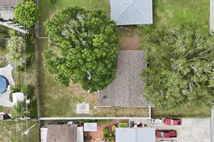 2173 Fiesta Dr, Sarasota, FL 34231 - Photo 36