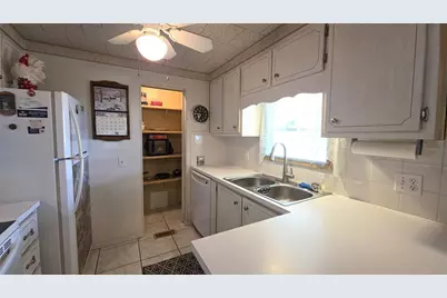 5406 Bali Court, Bradenton, FL 34207 - Photo 4