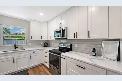 2329 Rose Street, Sarasota, FL 34239 - Photo 10