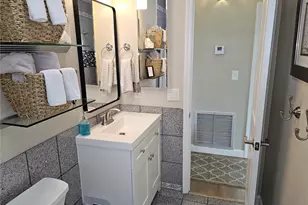 211 22nd St NE, Bradenton, FL 34208 - Photo 32