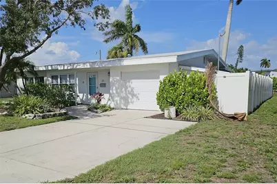 211 22nd Street NE, Bradenton, FL 34208 - Photo 2
