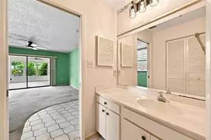 240 Sherwood Dr, Bradenton, FL 34210 - Photo 14