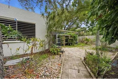 240 Sherwood Drive, Bradenton, FL 34210 - Photo 32