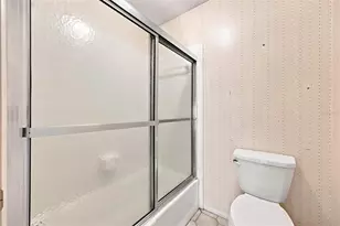 240 Sherwood Dr, Bradenton, FL 34210 - Photo 16