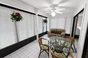 225 Oak Hill Dr, Sarasota, FL 34232 - Photo 10