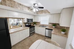 225 Oak Hill Dr, Sarasota, FL 34232 - Photo 8